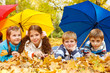 © 2xSamara.com - Kids group under umbrellas