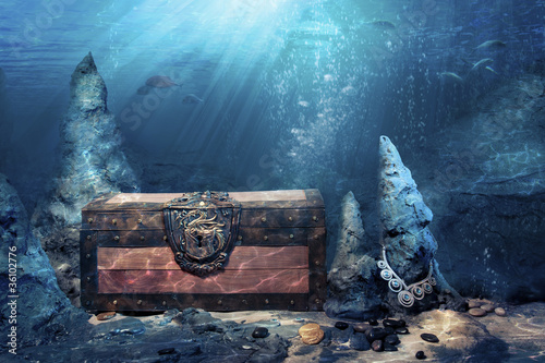 Obraz w ramie closed treasure chest underwater