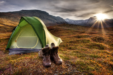 Wall Mural - camping bei sonnenaufgang in norwegen