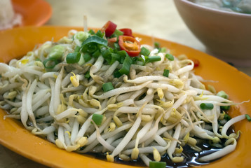 A dish of bean sprouts