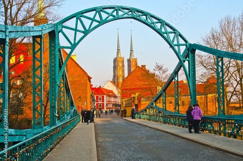 Nowoczesny obraz na płótnie Bridge of lovers and cathedral in Wroclaw, Poland