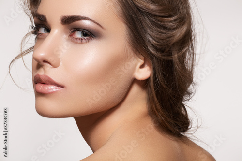 Fotografie, Obraz Beautiful woman model with fashion makeup, wavy hairstyle