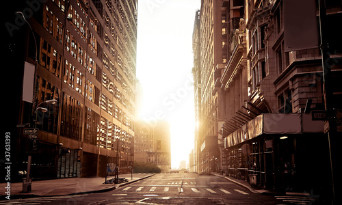 Obraz w ramie Absolutely empty street in New York early morning