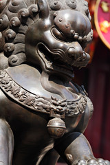 Canvas Print - Bronze lion in chinese temple