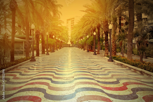 Promenade in Alicante at sunset, Spain Fototapete