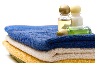 Canvas Print - Towels and shampoo bottles