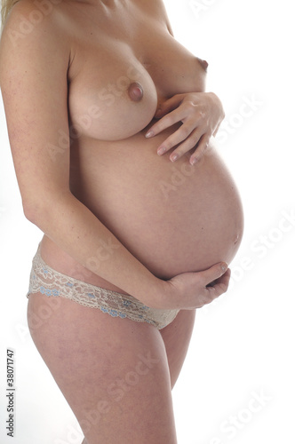Junge schwangere Mutter nackte Bilder