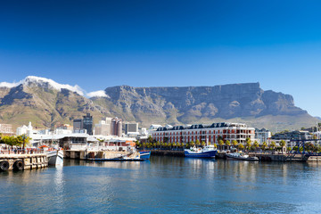 cape town v&a waterfront and table mountain