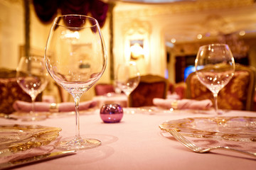 Wall Mural - Empty glasses set in restaurant