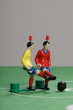 Fussballspiel mit Tipp-Kick-Figuren im Duell