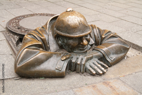 Photo Čumil in Bratislava, "der Glotzer"