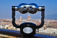 Florence cathedral, look through the binoculars