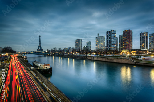 Naklejka na szybę Paris immeubles modernes