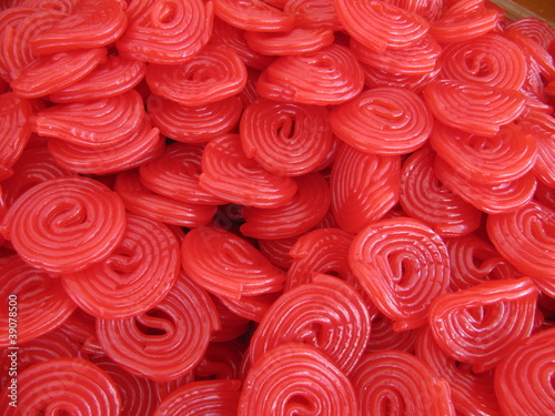 Naklejka dekoracyjna Red liquorice wheels