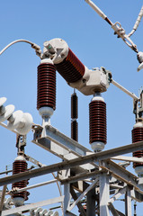 Switches and disconnectors on power lines