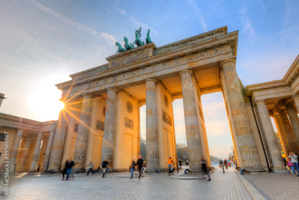 Brandenburg gate at sunset - obrazy, fototapety, plakaty 