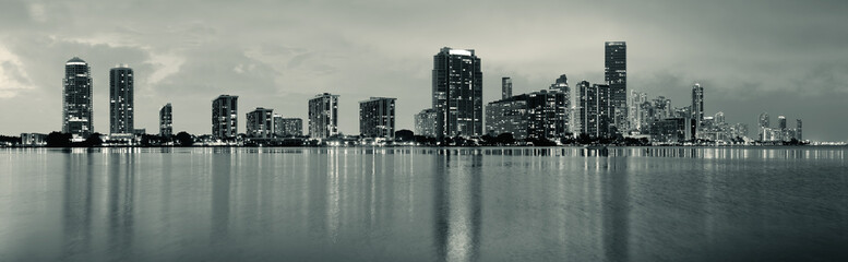 Fototapete - Miami night scene