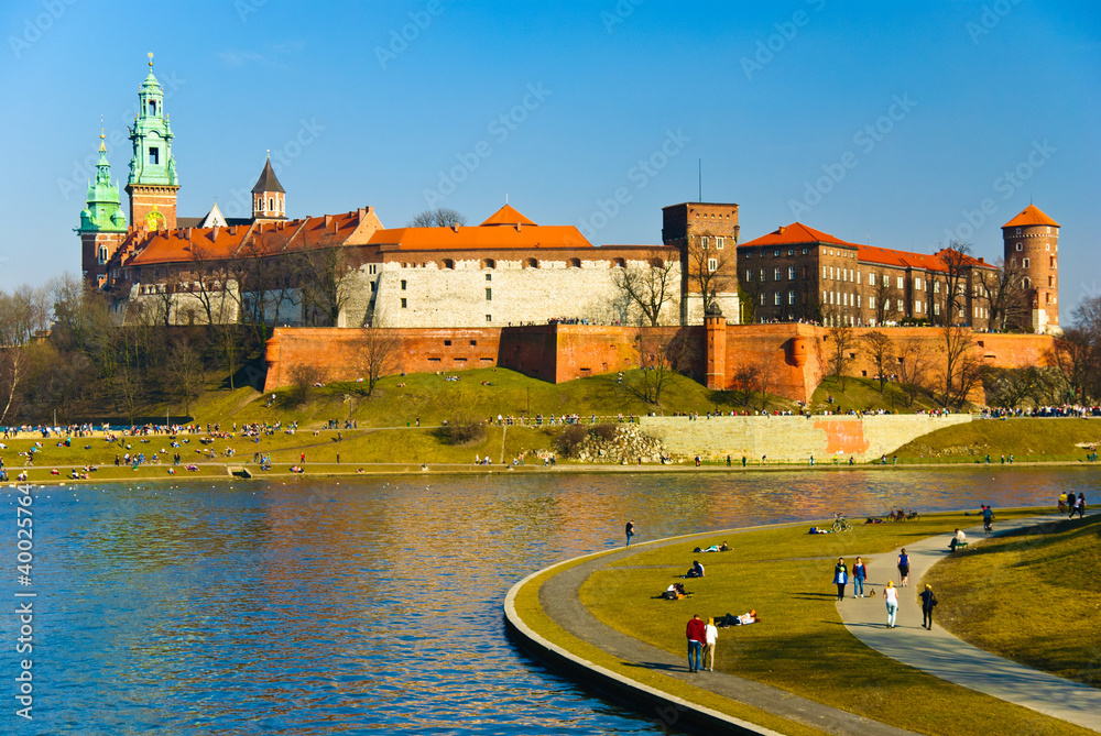 zamek-krolewski-na-wawelu-i-bulwary-wislane-w-krakowie