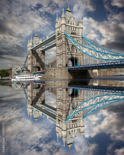 Dekoracja na wymiar  slynny-most-3d-w-londynie