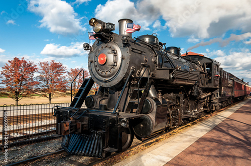 Nowoczesny obraz na płótnie steam engine train leaving the station