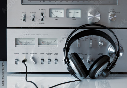 Cuadros en Lienzo Vintage Stereo Amplifier with Headphones
