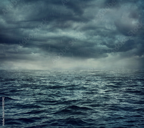 Fotografía Rain over the stormy sea