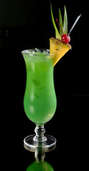 Wall Mural - green cocktail with pineapple