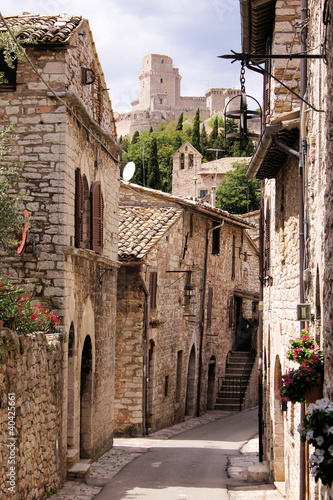 Medieval Italian street - 40425661