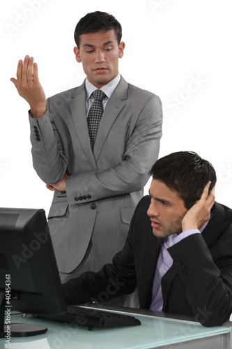 Foto  Businessmen having a difficult conversation