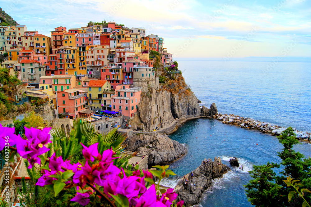 Cinque Terre coast of Italy with flowers - obrazy, fototapety, plakaty 