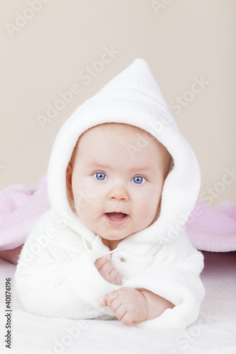 Baby Beim Krabbeln Lernen Buy This Stock Photo And Explore