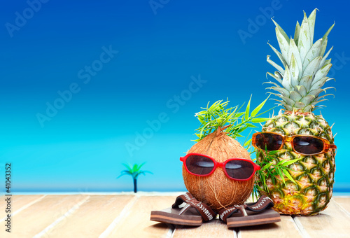 Fototapeta na wymiar Fruity friends in tropical paradise