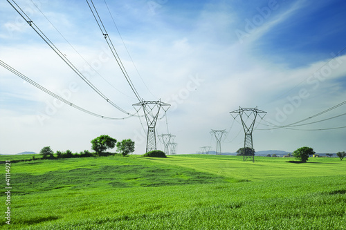 Fotomural energy and high voltage powerline
