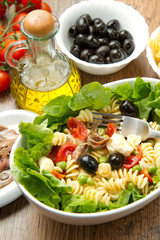 Wall Mural - fusilli in insalata