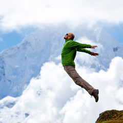 Wall Mural - hiking in himalaya mountains