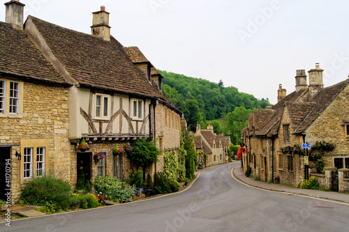 urocze-miasteczko-castle-combe-w-cotswolds-w-anglii