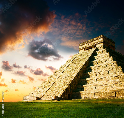 Nowoczesny obraz na płótnie Chichen Itza Mayan Pyramid