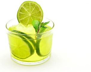 Canvas Print - Mojito decorado con limas y hielo