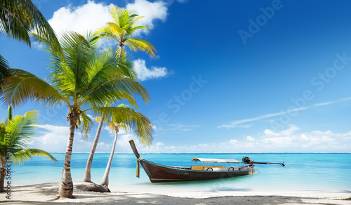 Obraz w ramie wood boat on the beach