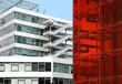 Bürogebäude / rot verglast