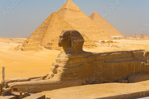 Nowoczesny obraz na płótnie Sphinx Side View Pyramids Giza Composite