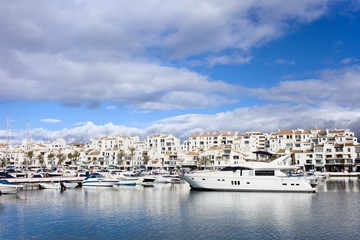 Canvas Print - Puerto Banus in Spain