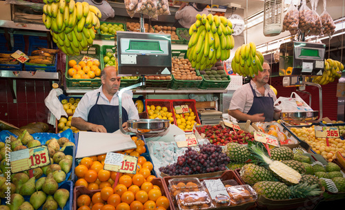 Cuadros en Lienzo Grocery stall in the market