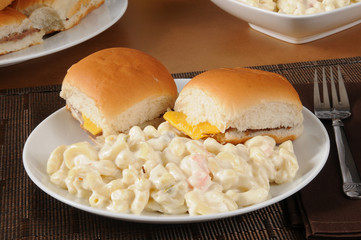 Canvas Print - Macaroni salad and mini cheeseburgers