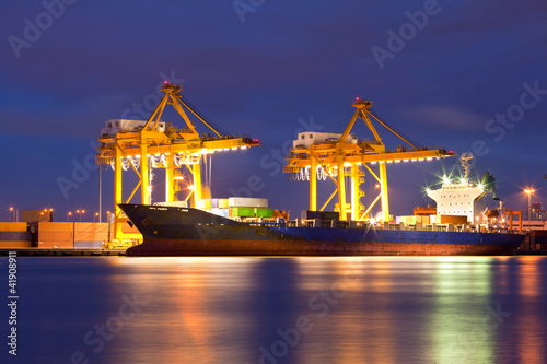 Nowoczesny obraz na płótnie Shipyard Logistic