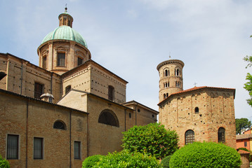 Canvas Print - Ravenna The Neonian Baptistery and the Dome