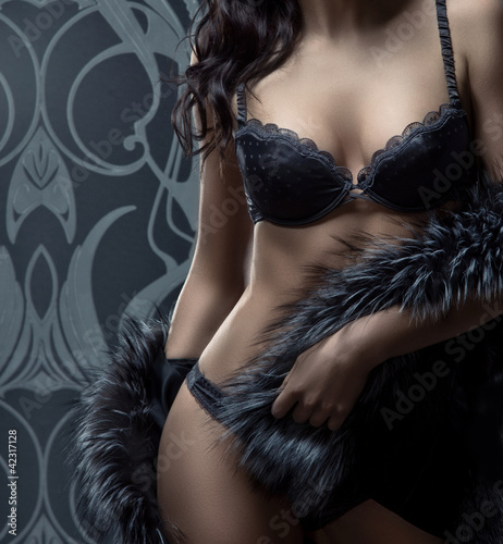 Foto-Kissen - Fashion shoot of a young and sexy woman in lingerie (von Maksim Shmeljov)