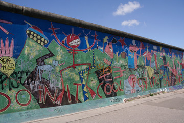 berlin wall - artwork/graffiti