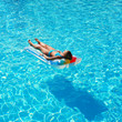 © haveseen - Girl in swimming pool