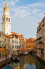 Sticker - Canal in Venice in afternoon light.